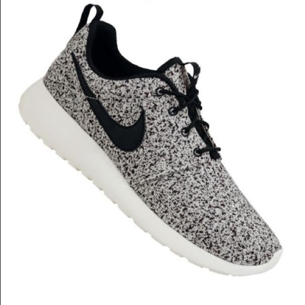 Nike Roshes RARE
